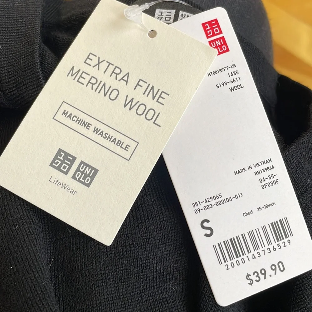 Uni Qlo sweater - Picture 4 of 4